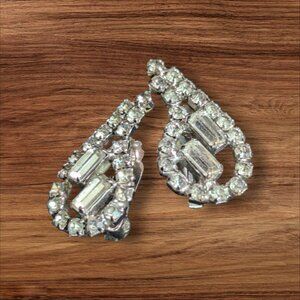 Vintage Rhinestone Clip-On Teardrop Cluster Earrings Sparkling Statement Jewelry